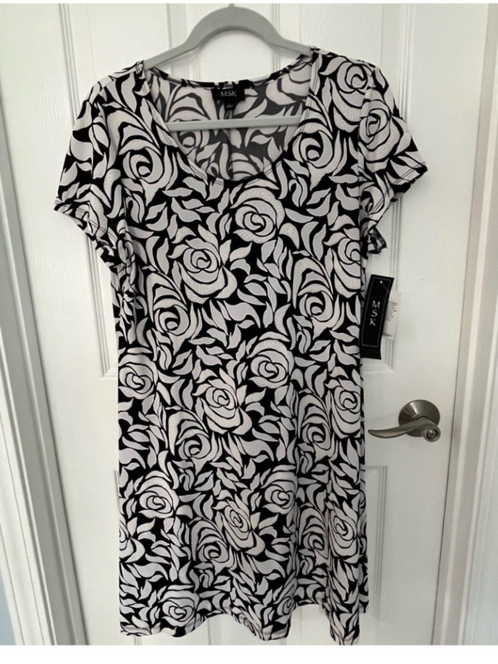 MSK Monochrome Black & White Floral Dress